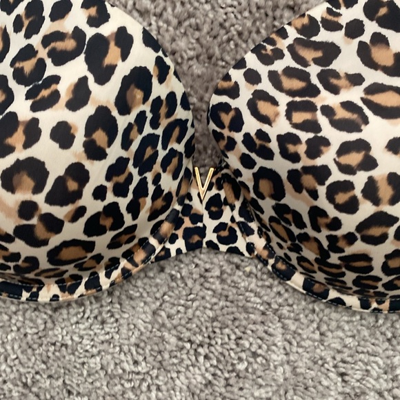 Victoria Secret Strapless Bra - Picture 2 of 7